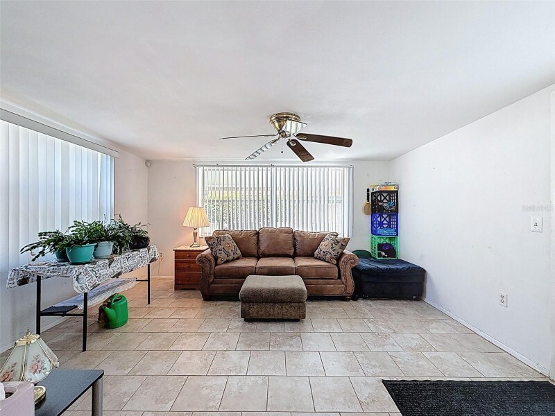 Building Photo - 7815 Foxbloom Dr