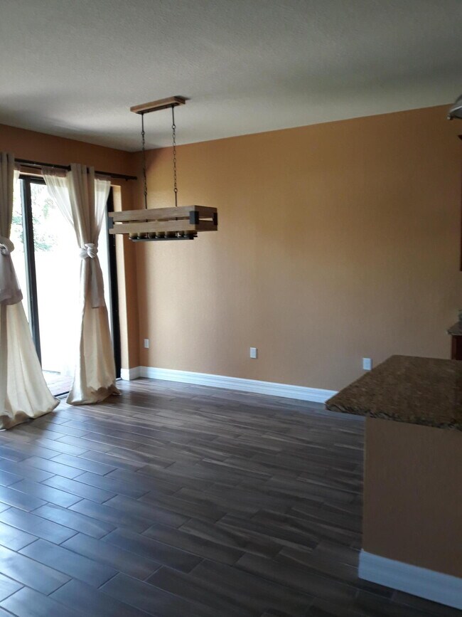 Building Photo - 4582 San Fratello Cir