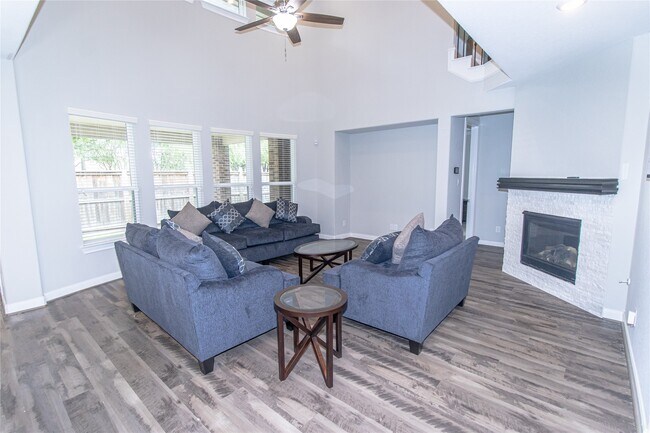 Building Photo - 13411 Lake Willoughby Ln