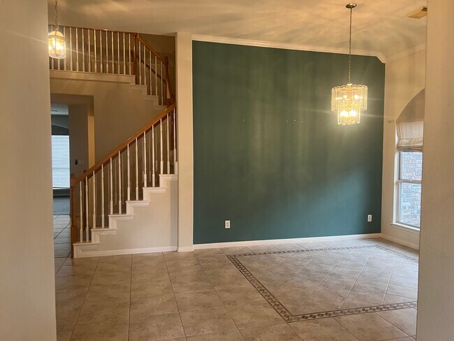 Building Photo - 12913 Tapadero Dr