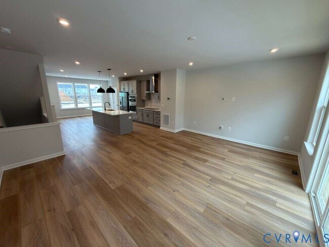 Building Photo - 435 Burden Dr