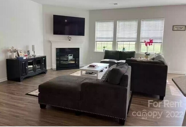 Building Photo - 1713 Wildwood Terrace Trl