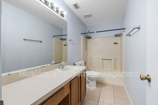 Building Photo - 5461 Lake Margaret Dr