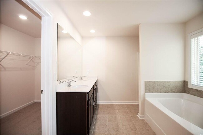 Building Photo - 4295 Almanor Cir