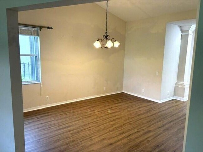 Building Photo - 2721 W Abiaca Cir