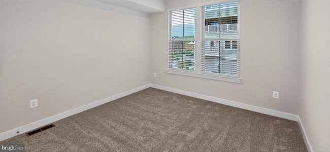 Building Photo - 2542 VERONA Pl