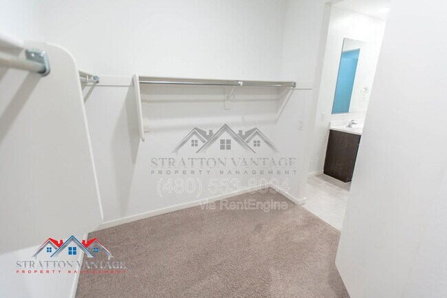 Building Photo - 2898 Kim Dr