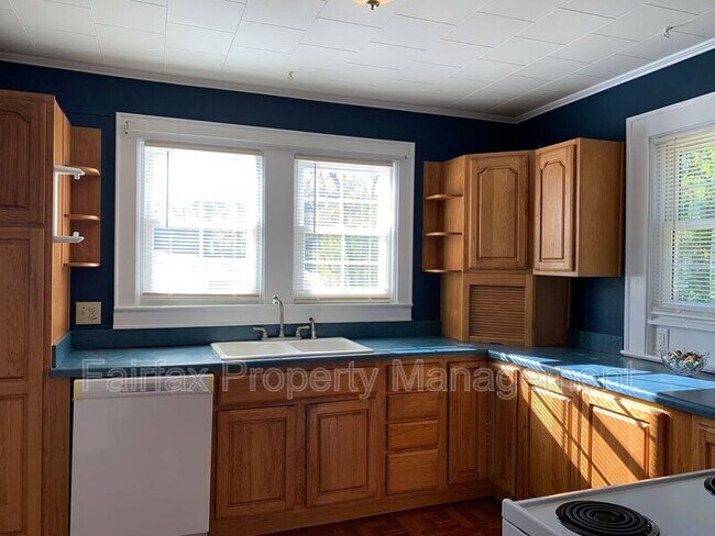 Building Photo - 315 Georgia Ave