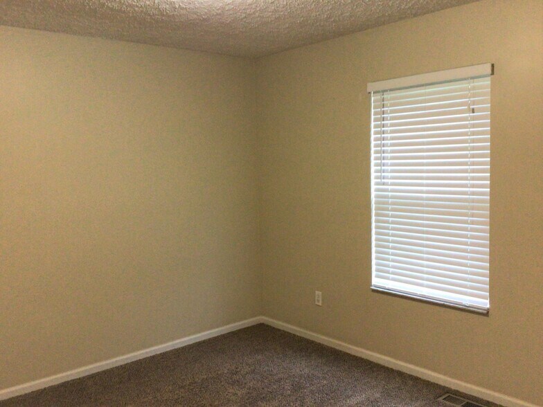Building Photo - 1543 Windsong Dr