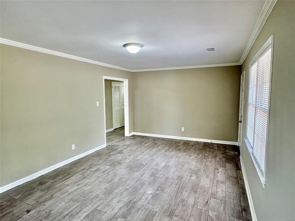 Building Photo - 502 Adler Dr