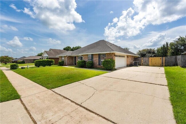 Building Photo - 2940 Jersey Dr W