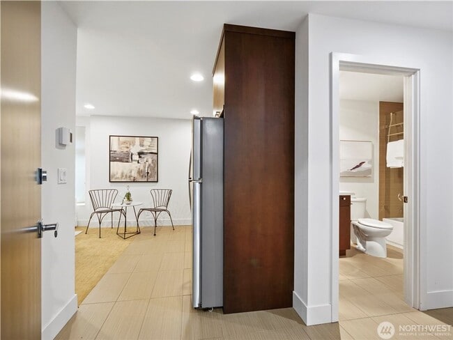 Building Photo - 4bd/3.75ba Seattle House