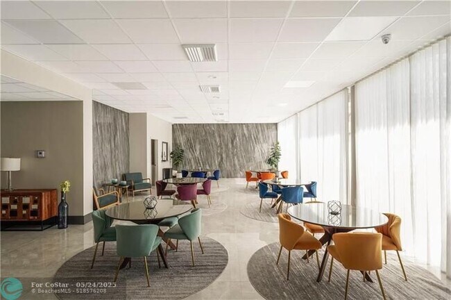 Building Photo - 3140 S Ocean Dr