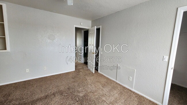 Building Photo - 1315 Eastgate Dr