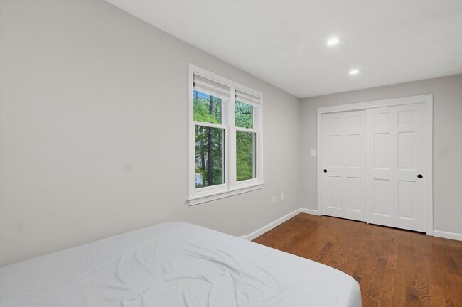 Building Photo - 852 Wellman Ave