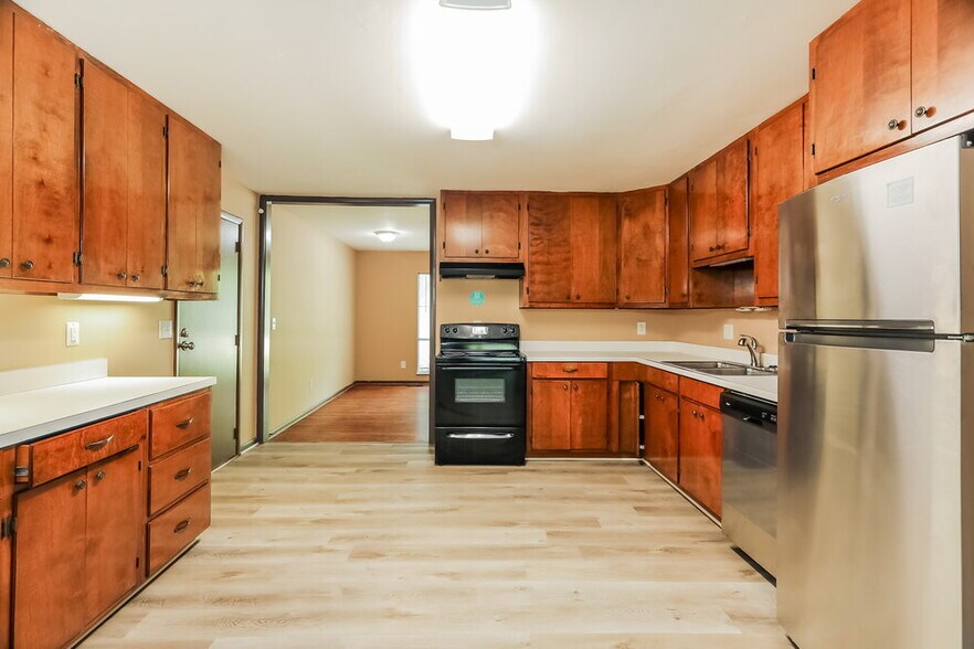 Building Photo - 901 Eldorado Dr