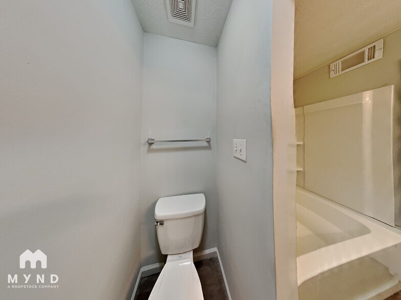 Building Photo - 170 Chesterfield Ct SW