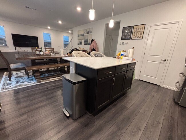 Building Photo - Gorgeous New home with 4 bed/2.5 bath in Brentwood