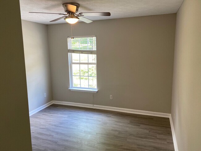 Building Photo - Freshly Renovated 3BR/2BA Home Just 15 Minutes from Downtown Chattanooga!