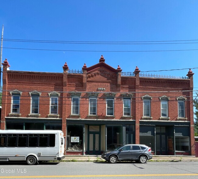 Building Photo - 152 Main St
