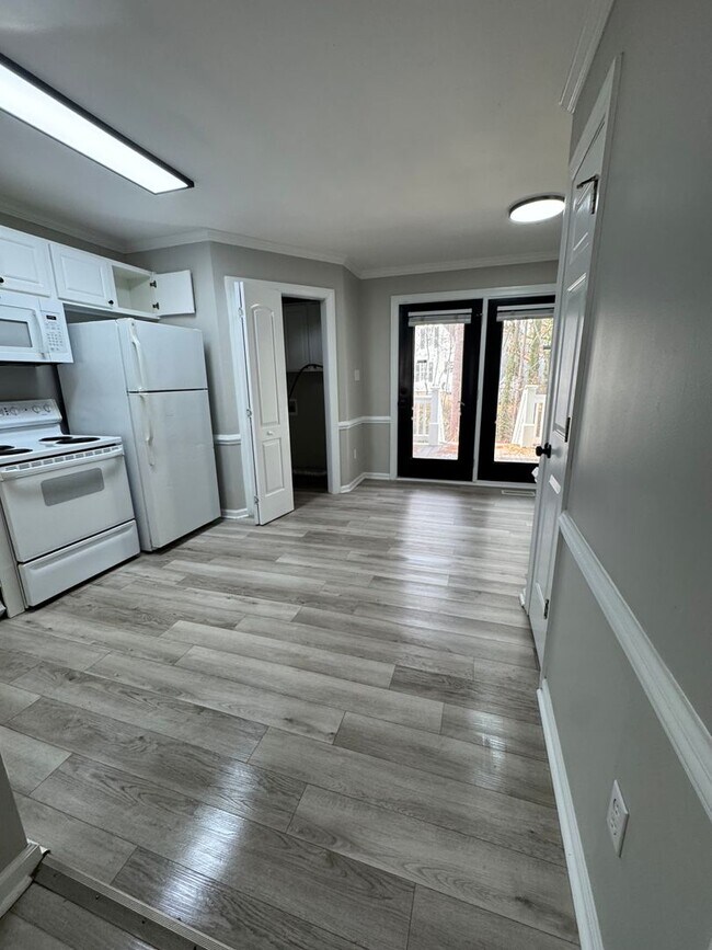 Building Photo - FAIRWAY TOWNHOMES