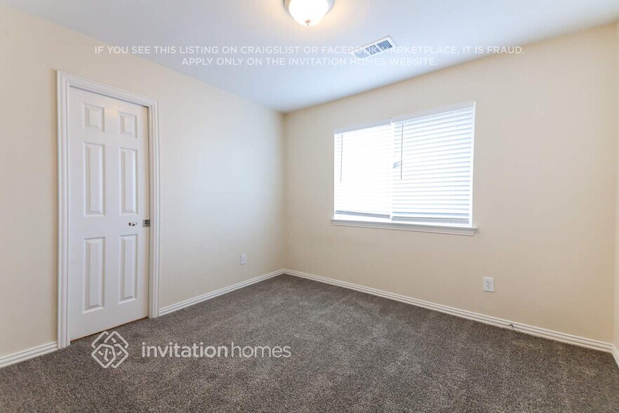 Building Photo - 1312 W Branch Hollow Dr