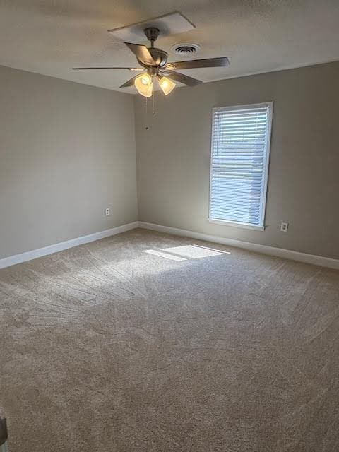 Building Photo - "Charming 1-Bedroom Retreat in the Heart o...