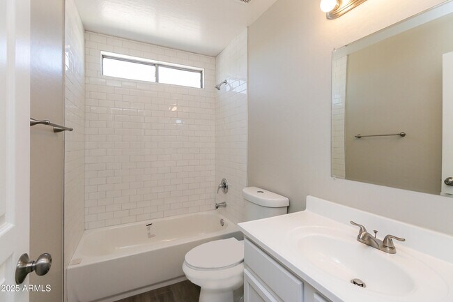 Building Photo - 11221 W Mountain View Dr