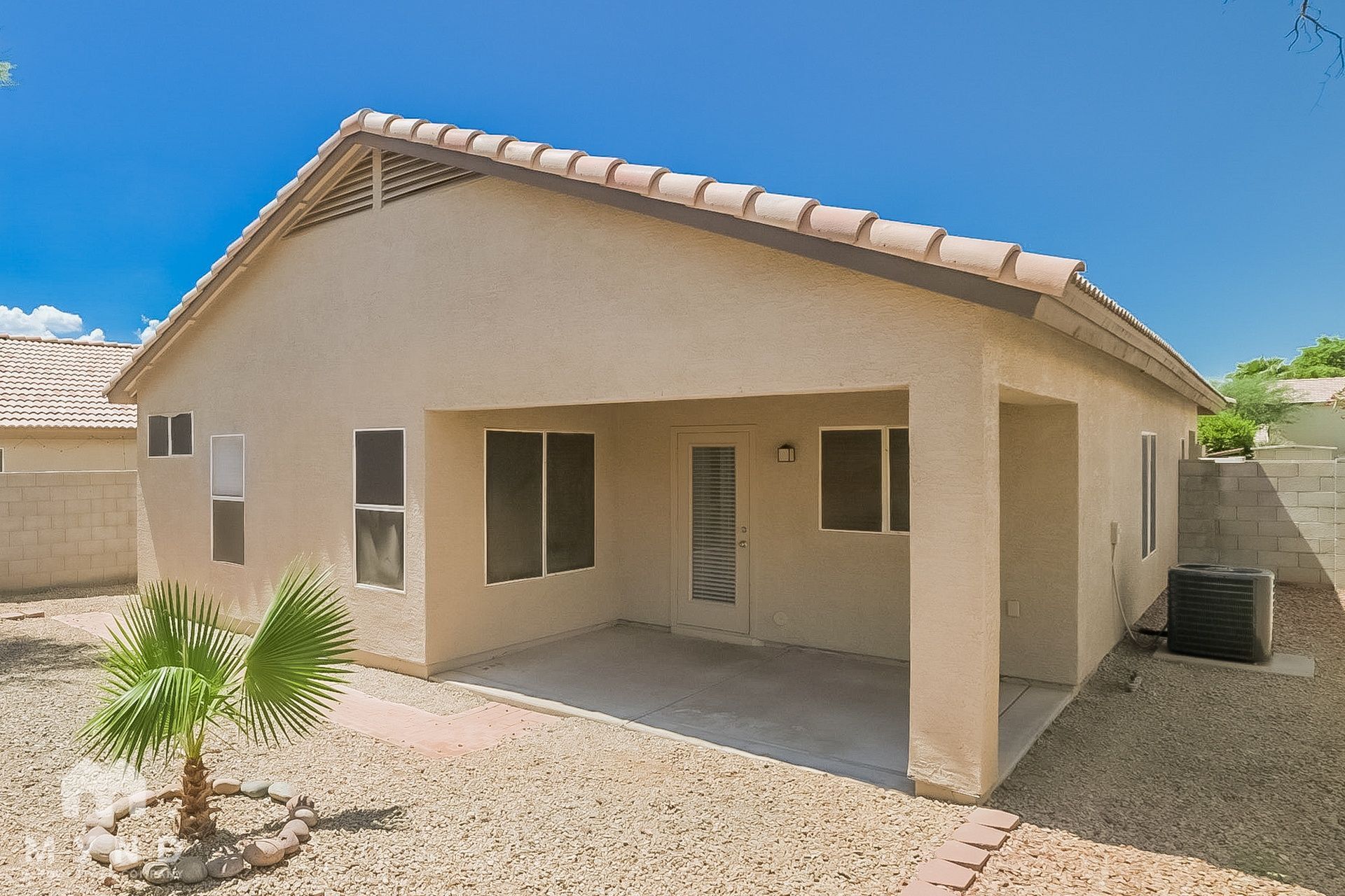 Building Photo - 2607 S 156th Ave