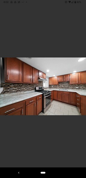 Building Photo - 3139 W Leland Ave