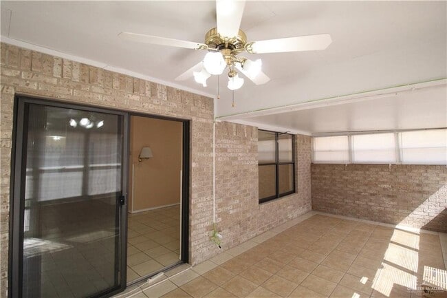 Building Photo - 1408 Circle Dr