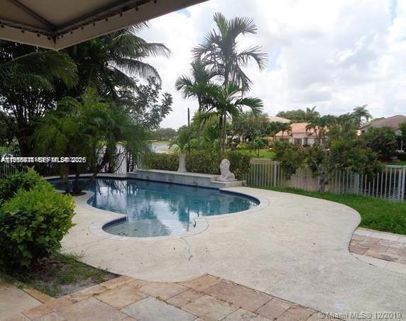 Building Photo - 3013 Woodlands Dr