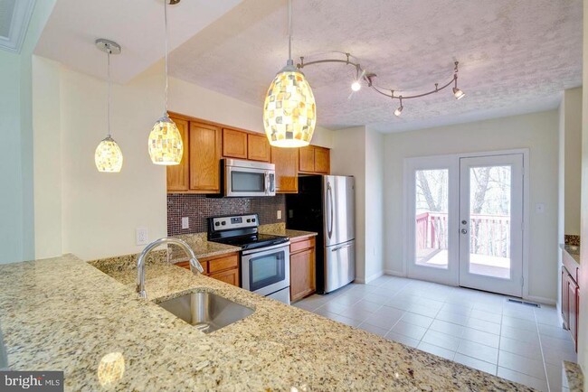 Building Photo - 14510 Mayfair Dr