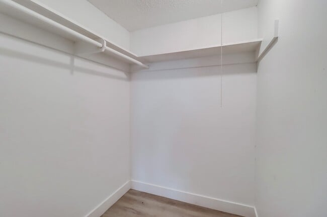 Building Photo - Hurlbut