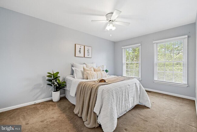 Building Photo - 3 Iron Mill Garth