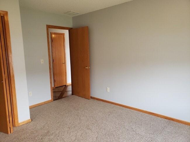 Building Photo - 2022 S Webb Rd