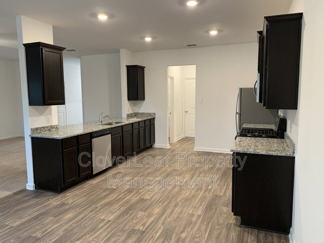 Building Photo - 751 Wonderland Trail
