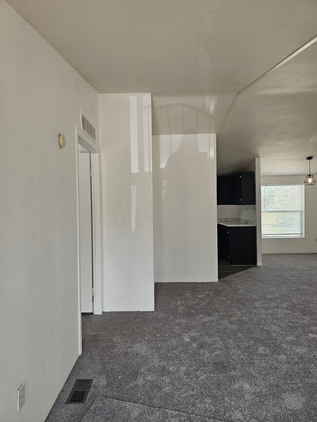 Building Photo - 3078 Rainbow Lake Dr