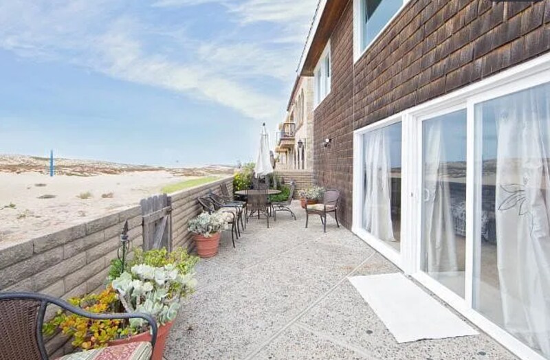 Building Photo - 1560 E Oceanfront