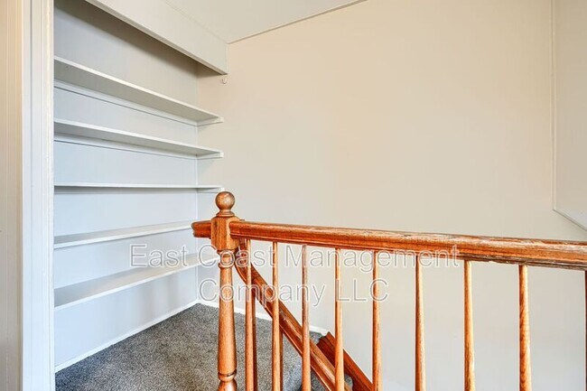 Building Photo - 431 Caledonia Ave