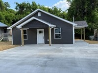 Building Photo - 836 Truman St