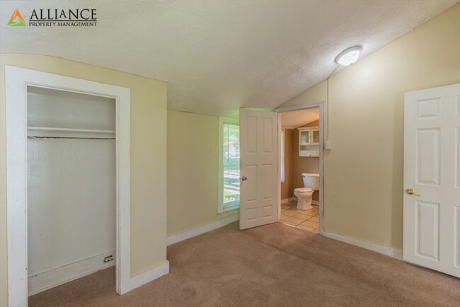 Building Photo - Detached Two Stall Garage!