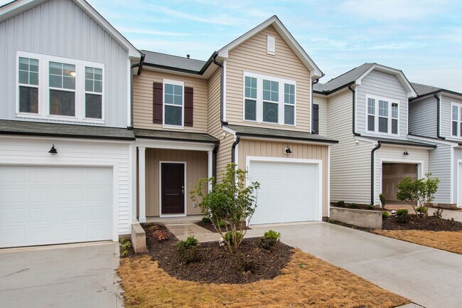 Building Photo - Well Appointed 3-Bedroom Townhome in Durham!