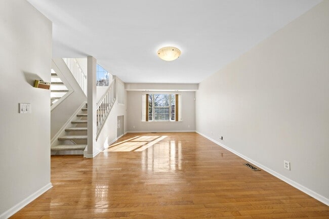 Building Photo - 222 Willis Ave