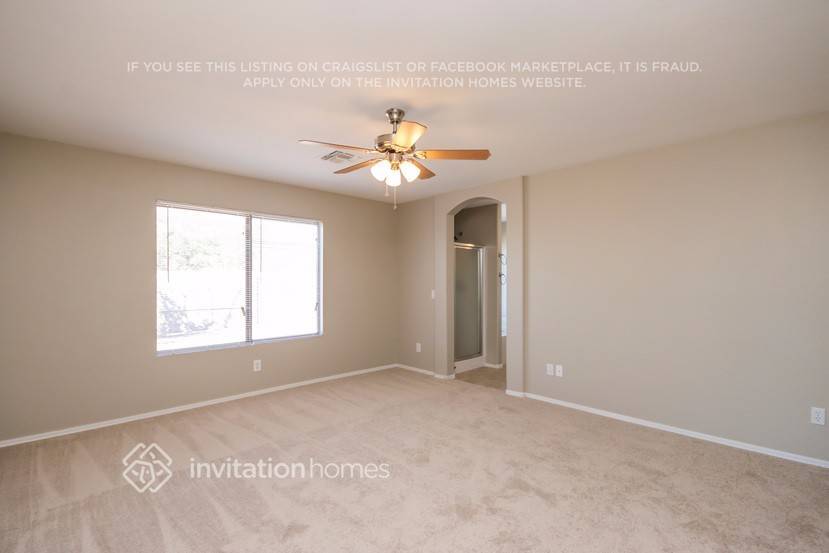 Building Photo - 364 S Bermuda Dr
