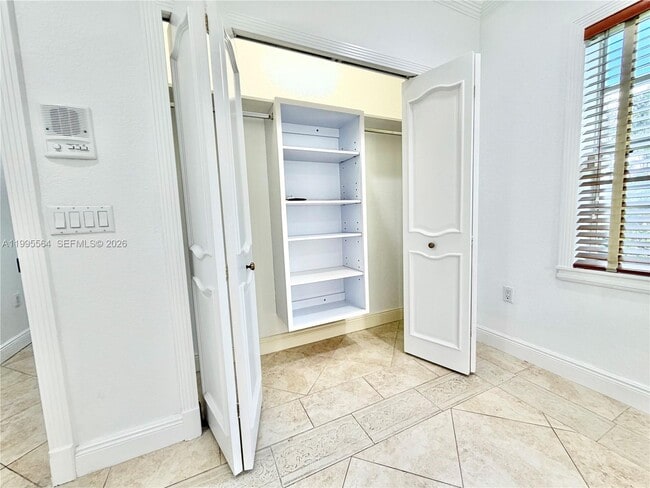 Building Photo - 5023 NW 94th Doral Pl