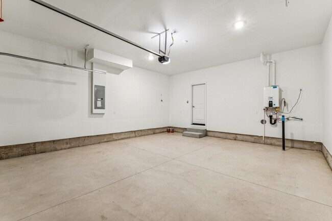 Building Photo - 8284 W Grey Alder Dr