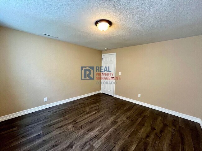 Building Photo - 4316 Ridgeglen Rd