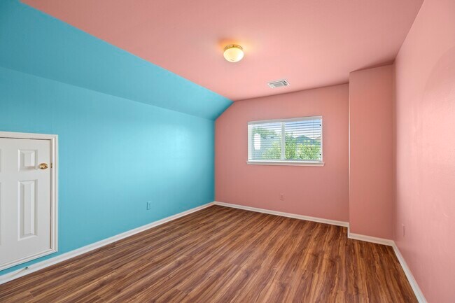 Building Photo - 12202 Mardi Gras Dr