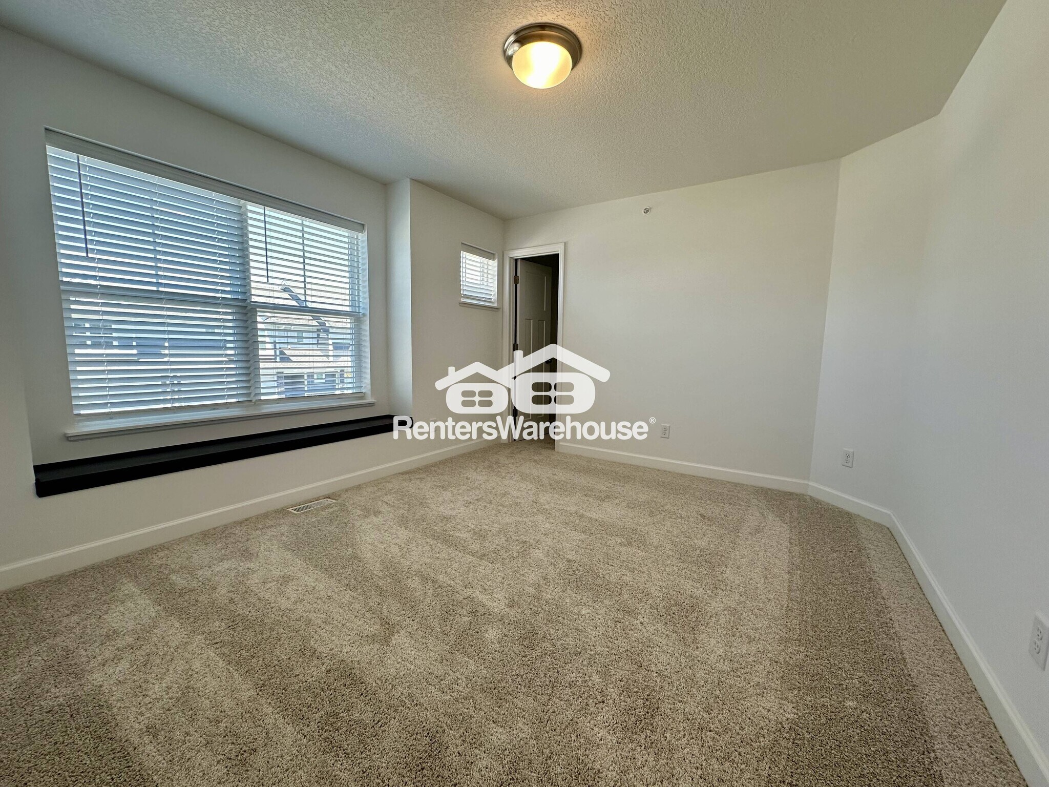 Building Photo - 1065 Jubert Dr